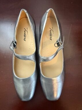 Trotters shoes- size 7.5